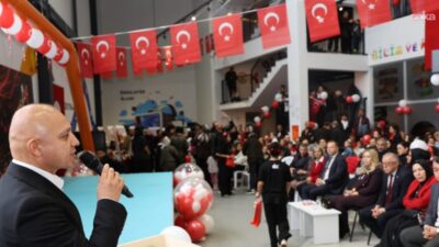 Kırıkkale'de Cumhuriyet'in ilanının 103. yıl dönümü dolayısıyla düzenlenen etkinlikte öğrenciler