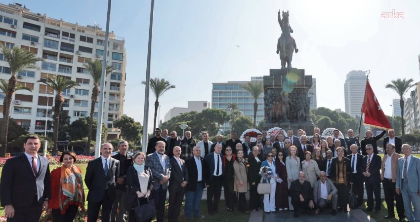 19 Ekim Muhtarlar Günü dolayısıyla Cumhuriyet Meydanı’nda düzenlenen törene katılan