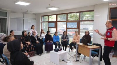 Konak Belediyesi’nin afet farkındalığını artırmaya yönelik eğitimleri devam ediyor. Semt