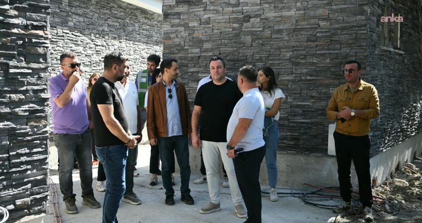Kuşadası Belediye Başkan Vekili Tahsin Demirtaş, Kirazlı Mahallesi'ne yaptığı ziyarette,