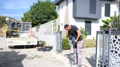 Kuşadası Belediyesi, Karaova Mahallesi’nde 12 bin metrekarelik alanda yürüttüğü kilit