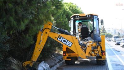Kuşadası Belediyesi ekipleri, ilçe genelinde altyapının işleyişini desteklemek ve yağışlı