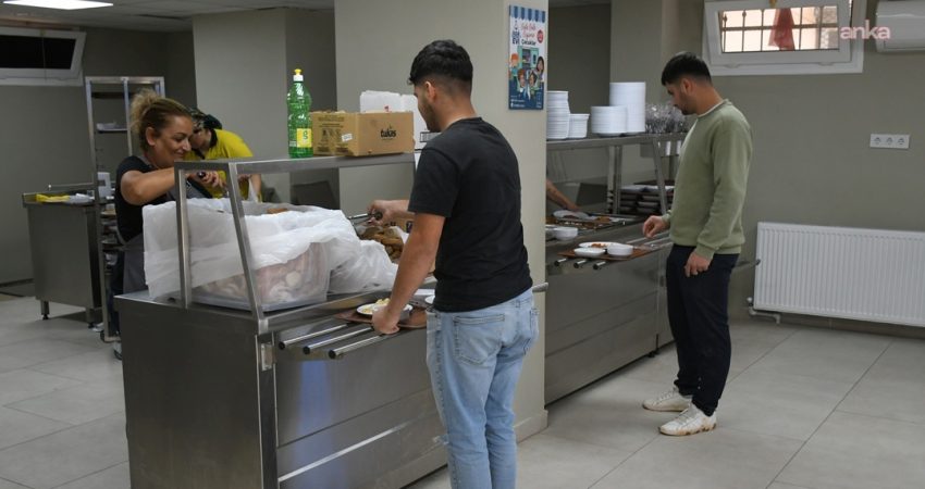 Kuşadası Belediyesi'nin vatandaşlara uygun fiyatlı yemek hizmeti sunmak amacıyla açtığı