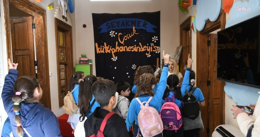 Kuşadası Materyal Çocuk Kütüphanesi, Söke’den gelen minik misafirleri ağırladı Kuşadası Belediyesi ve Kuşadası Eğitim ve Geliştirme Vakfı (KEGEV) iş