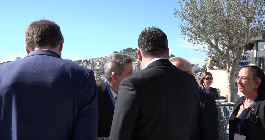Kuşadası’nın İtalya, Almanya, Litvanya ve Romanya’daki kardeş şehirlerinden gelen heyetler,