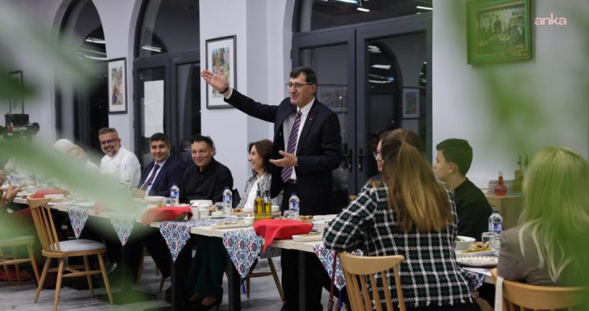 Kütahya Design Week 2026’da “Kütahya Gecesi” programı Kütahya Design Week 2026 kapsamında düzenlenen "Kütahya Gecesi" programında, kentin