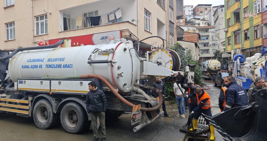 Lüleburgaz Belediyesi, İstanbul’da etkili olan şiddetli yağışların ardından Sarıyer’de yürütülen