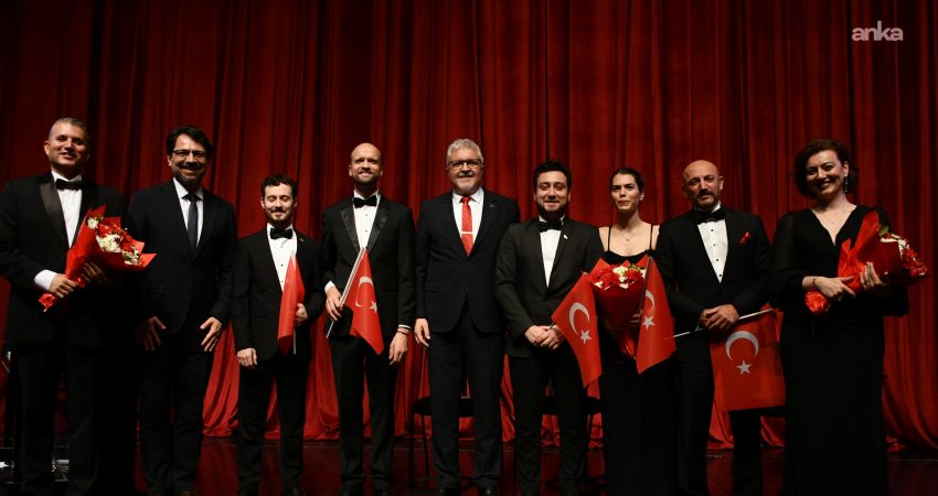 Lüleburgaz’da 29 Ekim’e özel konser: Cumhuriyet dönemi bestecilerinin eserleri seslendirildi Lüleburgaz Belediyesi, Cumhuriyet’in 103’üncü kuruluş yıl dönümünü İstanbul Devlet Opera