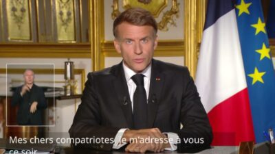 Fransa Cumhurbaşkanı Emmanuel Macron, sarı yeleklilerin ülke genelinde düzenlediği gösterilerin