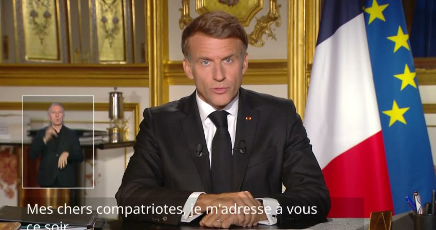 Fransa Cumhurbaşkanı Emmanuel Macron, sarı yeleklilerin ülke genelinde düzenlediği gösterilerin