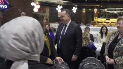 Manisa Büyükşehir Belediye Başkanı Besim Dutlulu, kentte görev yapan kadın