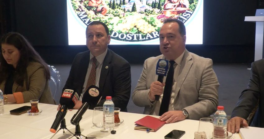 Manisa Büyükşehir Belediye Başkanı Besim Dutlulu, Manisa Dostlar Meclisi tarafından