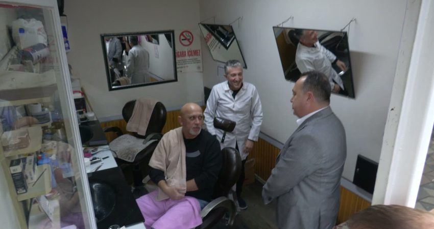 Manisa Büyükşehir Belediye Başkanı Besim Dutlulu, Demirci’de muhtarlarla bir araya