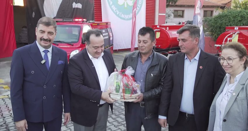 Manisa Büyükşehir Belediyesi, Kula’da kırsal mahallelerin yangın müdahale kapasitesini güçlendirdi Manisa Büyükşehir Belediyesi, Kula’da kırsal mahallelerin yangın müdahale kapasitesini güçlendirdi.