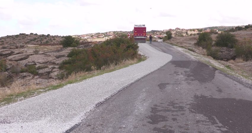 Manisa Büyükşehir Belediyesi’nden Kula’da 35 kilometrelik asfalt mesaisi Manisa Büyükşehir Belediyesi, Kula’da Aktaş ve Evciler mahallelerini birbirine bağlayan