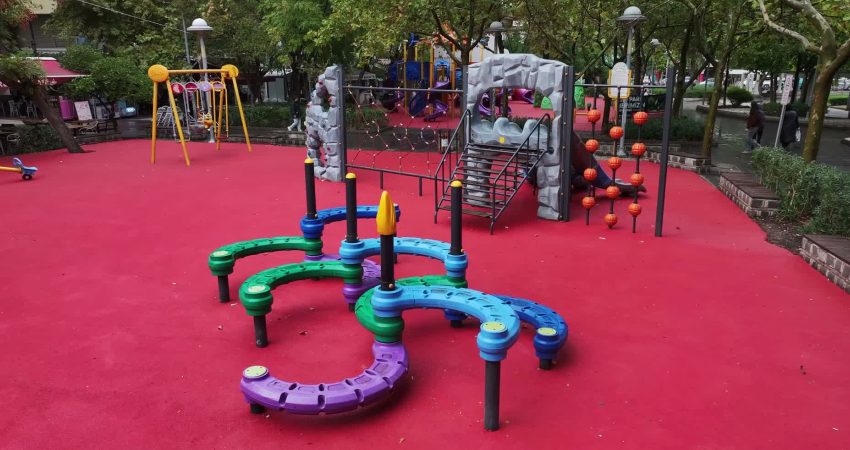 Manisa Büyükşehir Belediyesi, kent genelindeki park, çocuk oyun alanları, fitness