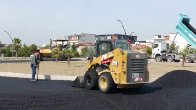 Manisa Büyükşehir Belediyesi, Cider Yolu ve Menemen Caddesi’nde sıcak asfalt