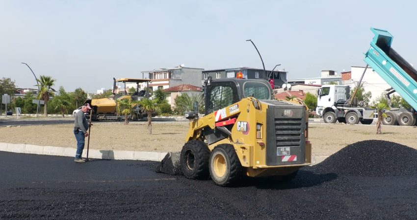 Manisa Büyükşehir Belediyesi, Cider Yolu ve Menemen Caddesi’nde sıcak asfalt