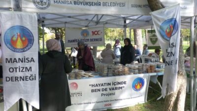 Manisa Büyükşehir Belediyesi ev sahipliğinde düzenlenen "Umut Vagonu Festivali" çocuklara