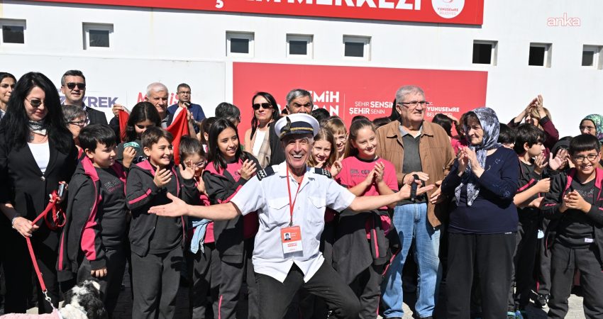 Manisa’da hayvan sevgisi kuşakları buluşturdu Manisa Büyükşehir Belediyesi, "Hayvanları Koruma Günü" kapsamında Hayvan Yaşam Merkezi’nde