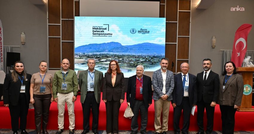 Manisa Büyükşehir Belediyesi tarafından düzenlenen "Manisa Merkez Mekânsal Gelecek" sempozyumunda,