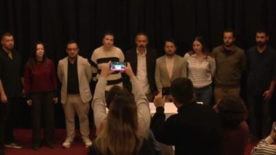 İzmir’de faaliyet gösteren yerel haber sitesi Manşetiz’de çıkarılan 12 gazeteci,