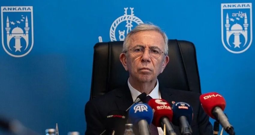 Ankara Büyükşehir Belediye Başkanı Mansur Yavaş, Erdal İnönü'yü vefatının 19'uncu yılında