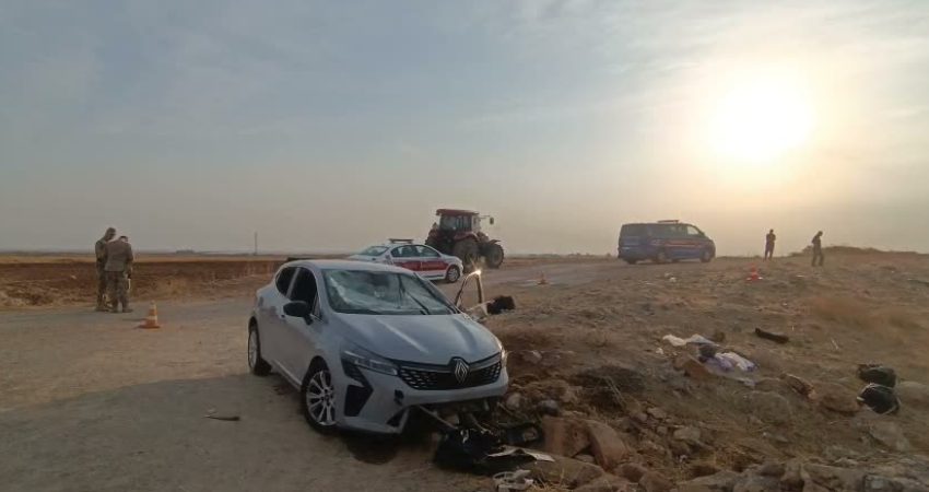 Mardin’de su kanalına devrilen otomobildeki 4’ü çocuk 6 kişi ölü Mardin’in Nusaybin ilçesinde yol kenarındaki su kanalına devrilen otomobildeki aynı