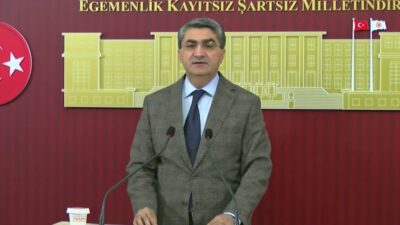 Mehmet Emin Ekmen’den çiftçi, elektrik cezaları ve staj sigortası için çözüm çağrısı Yeni Yol Grup Başkanı Mehmet Emin Ekmen, TBMM’de düzenlediği basın