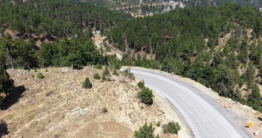 Mersin Bozyazı’da yayla ulaşımını sağlayan 14 kilometrelik yol yenilendi Mersin Büyükşehir Belediyesi tarafından Bozyazı ilçesinde yayla ulaşımında kullanılan Derbent-Ustalar