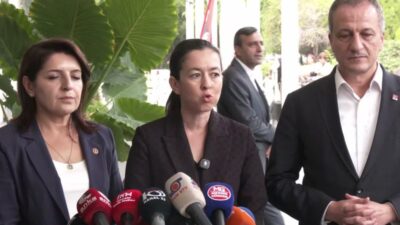 Mersin Büyükşehir Belediye Başkanı Vahap Seçer'in tutuklanması ardından Mersin Büyükşehir