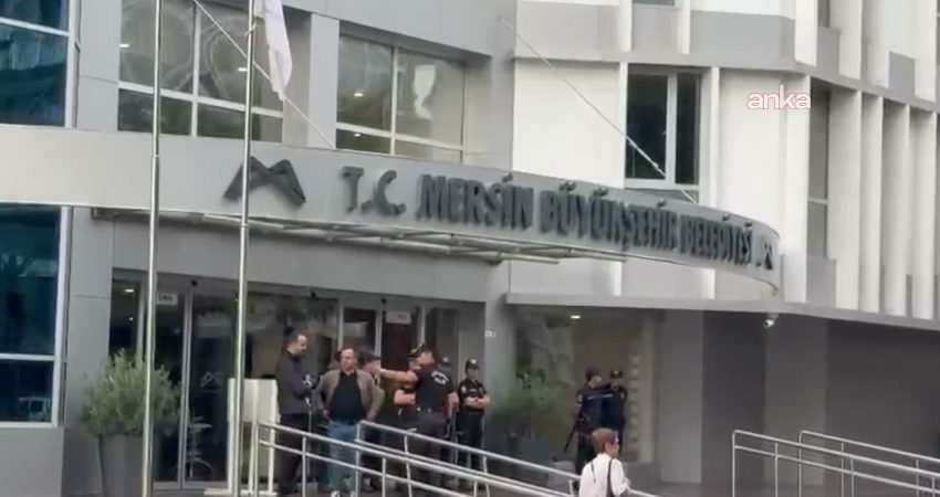 Mersin Büyükşehir Belediye Başkanı Seçer ile iki ilçe belediye başkanı gözaltında Mersin Cumhuriyet Başsavcılığı'nın soruşturması kapsamında, Türkiye Belediyeler Birliği ve Mersin Büyükşehir