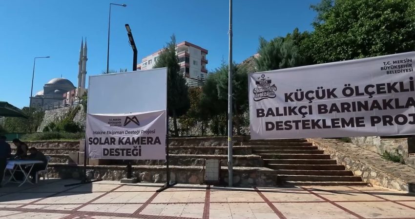 Mersin Büyükşehir Belediyesi’nden 8 ilçede yüzlerce üreticiye tarımsal destek Mersin Büyükşehir Belediyesi, "Tarımsal Destek Töreni" kapsamında Anamur, Aydıncık, Akdeniz,