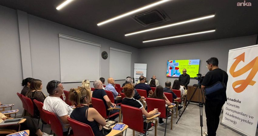 Mersin Büyükşehir Belediyesi'nin “Dijital Liderler Geliyor” projesi kapsamında aile şirketlerinde