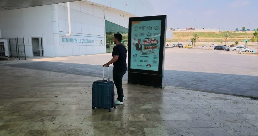 Mersin Büyükşehir Belediyesi’nden üniversitelilere eğitimden istihdama kapsamlı destek Mersin Büyükşehir Belediyesi, üniversite öğrencilerine barınma, eğitim, ulaşım ve beslenmenin