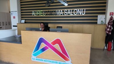 Mersin Büyükşehir Belediyesi, kent genelinde hizmet veren 17 okuma salonuyla