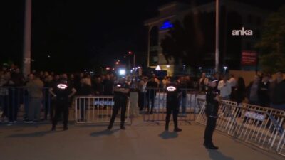 Mersin'de gözaltına alındıktan sonra adliyeye çıkarılan 60 kişiden, aralarında Mersin