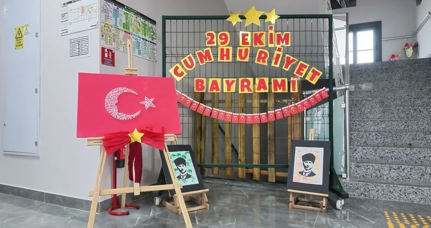 Mersin’de çocuklar Cumhuriyet Bayramı’nı renkli gösterilerle kutladı Mersin Büyükşehir Belediyesi Çocuk Kampüsleri ile Eğitim ve Öğretimi Destekleme
