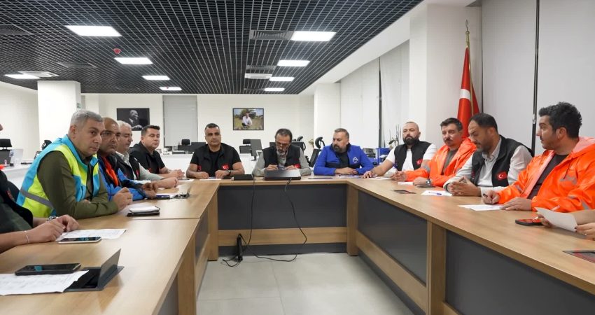 Mersin Büyükşehir Belediyesi ile MESKİ, kentte etkili olması beklenen kuvvetli