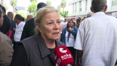 Mersin Büyükşehir Belediye Başkanı Vahap Seçer’in gözaltına alınmasına tepki gösteren