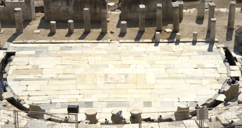 İzmir Büyükşehir Belediyesi, kentin tarihi mirasını ortaya çıkarmaya yönelik arkeolojik