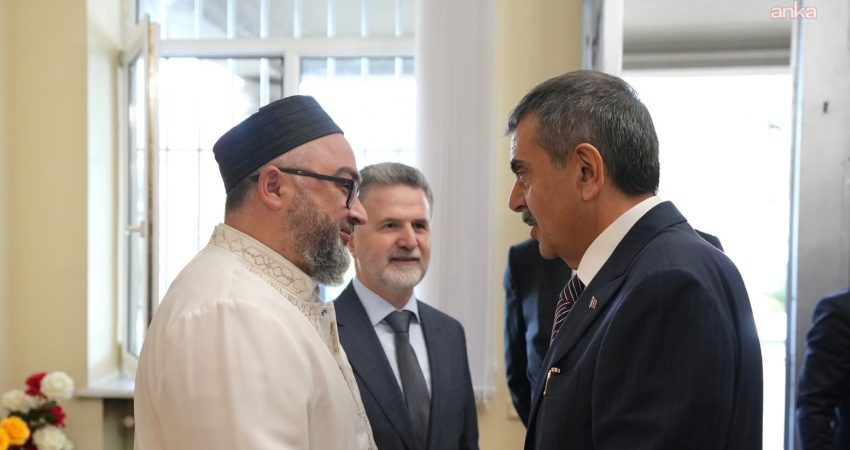 Milli Eğitim Bakanı Yusuf Tekin, Gürcistan’ın başkenti Tiflis’te Batı Gürcistan