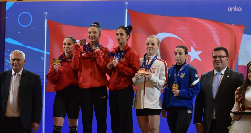 Milli halterciler Avrupa Şampiyonası’na madalyalarla başladı: Gamze Altun’dan iki Avrupa rekoru Türkiye Halter Federasyonu, Arnavutluk’un Dıraç kentinde düzenlenen Gençler ve U23