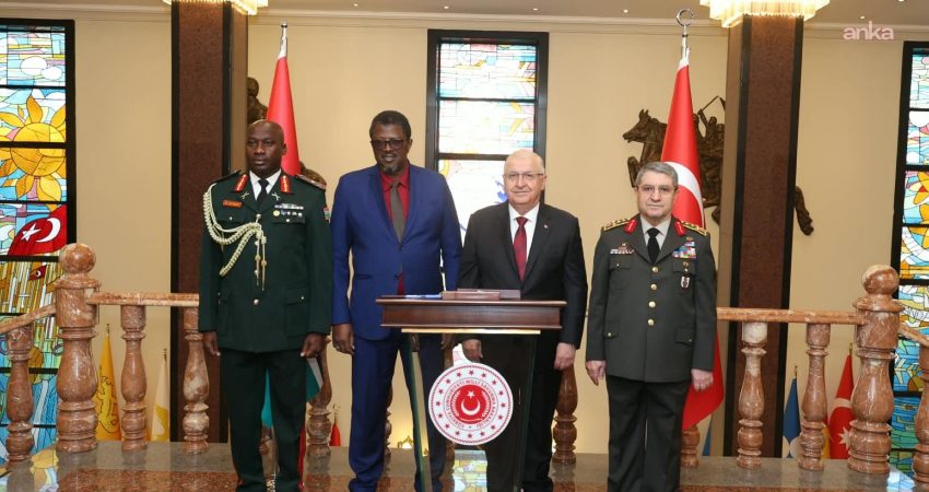Milli Savunma Bakanı Güler, Gambiyalı mevkidaşı Joof ile görüştü Milli Savunma Bakanı Yaşar Güler, resmi davetlisi olarak Ankara’ya gelen