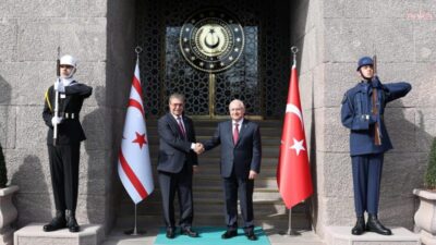 Milli Savunma Bakanı Yaşar Güler, KKTC Başbakanı Ünal Üstel ile