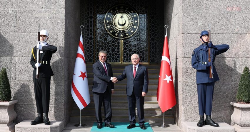 Milli Savunma Bakanı Yaşar Güler, KKTC Başbakanı Ünal Üstel ile