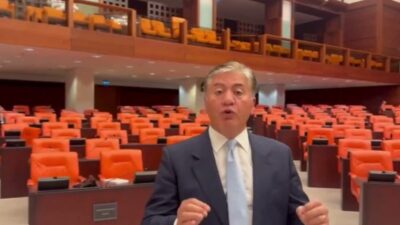 YENİ Parti Grup Başkanvekili Murat Emir, TBMM Genel Kurulu'nda birleşimin kapanmasına