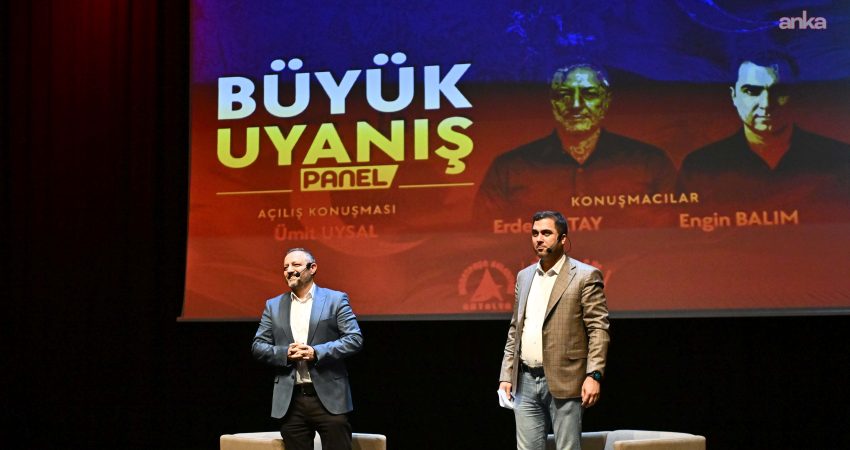 Muratpaşa Belediye Başkanı Ümit Uysal, Cumhuriyet’in ilanının 103’üncü yılı dolayısıyla