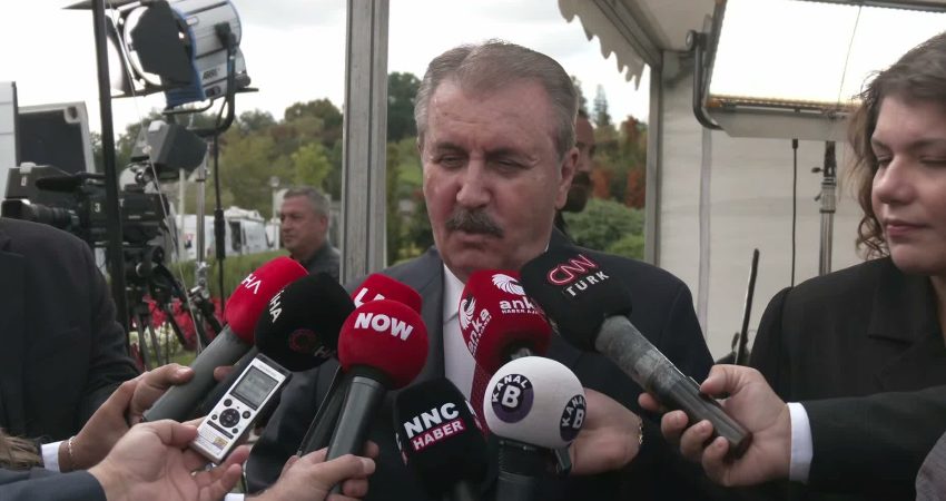 Büyük Birlik Partisi (BBP) Genel Başkanı Mustafa Destici, "fon krizi"ne