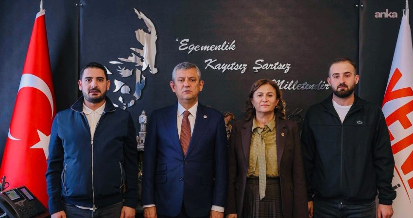 Narin Güran’ın ailesinden Özgür Özel’e ziyaret Diyarbakır'da 2024'te cansız bedenine ulaşılan 8 yaşındaki Narin Güran'ın ağabeyi